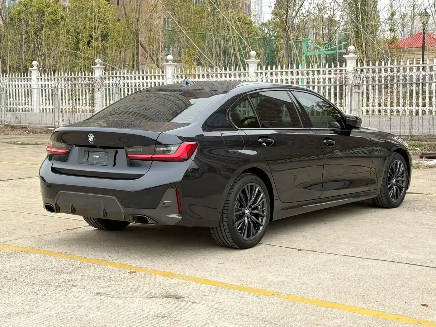 BMW 3 Series 2023 325Li M Sport Black Night Package фото 9