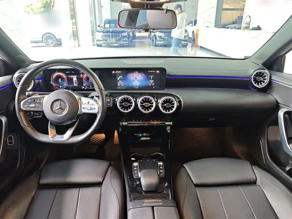 Mercedes-Benz A-Class 2022 A 200 L Sport Sedan Dynamic фото 17
