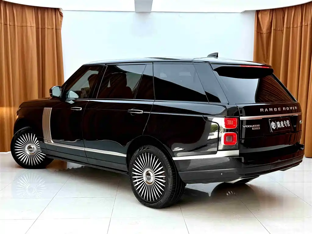 Land Rover Range Rover 2018 3.0 SC V6 Vogue SE Genesis Extended Edition фото 6