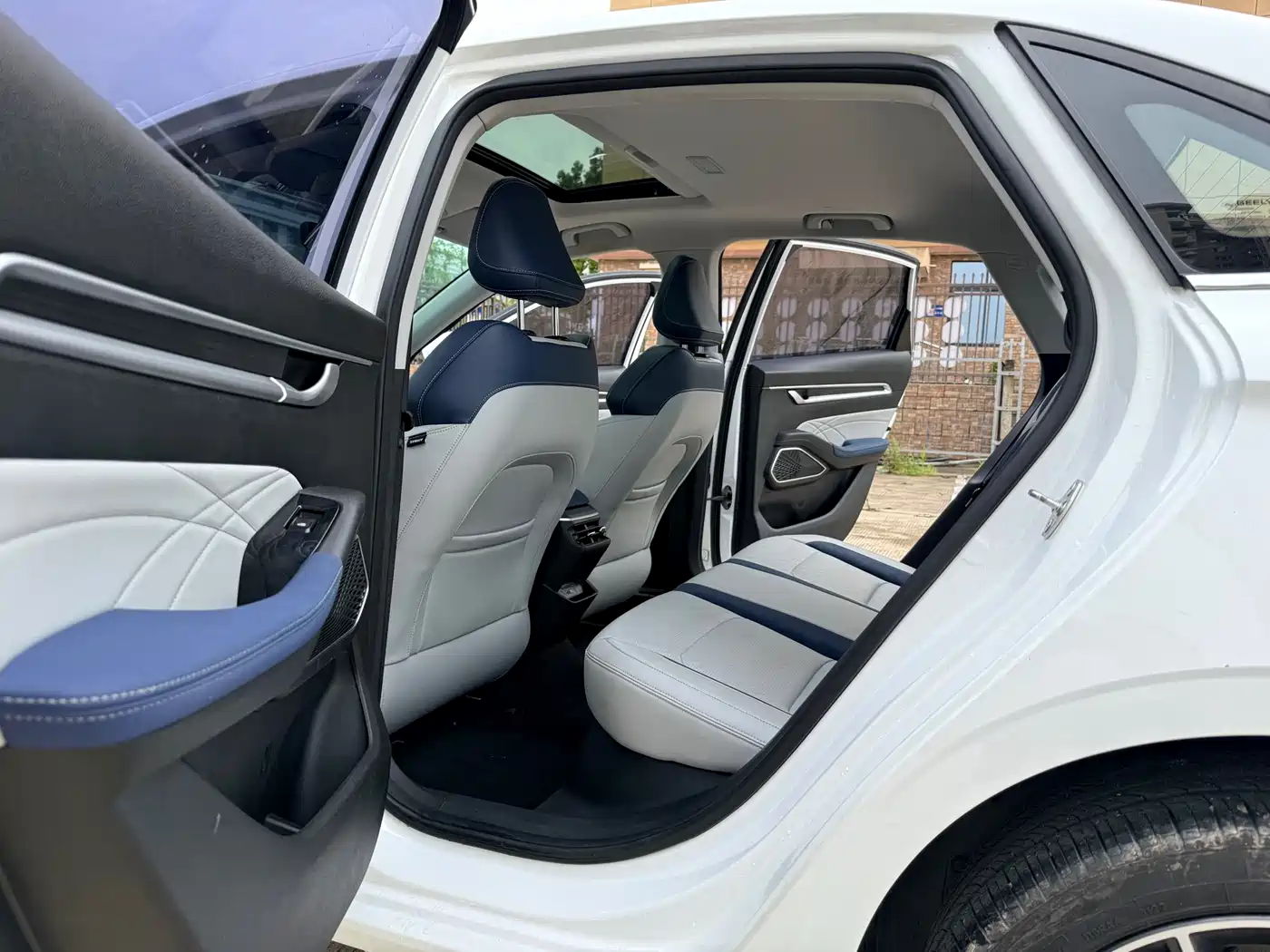 GEELY AUTOMOBILE EMGRAND