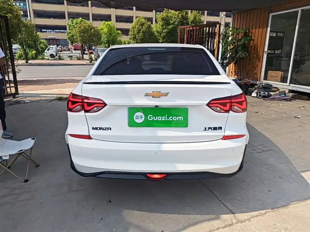 CHEVROLET CRUZE
