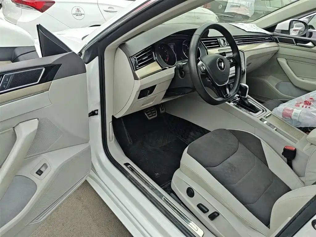 Volkswagen FAW-Volkswagen CC 2019 330TSI Elegance Edition China VI фото 16