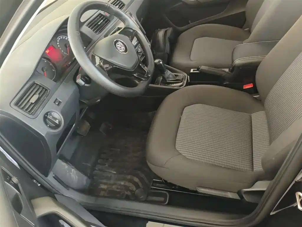 VOLKSWAGEN SANTANA