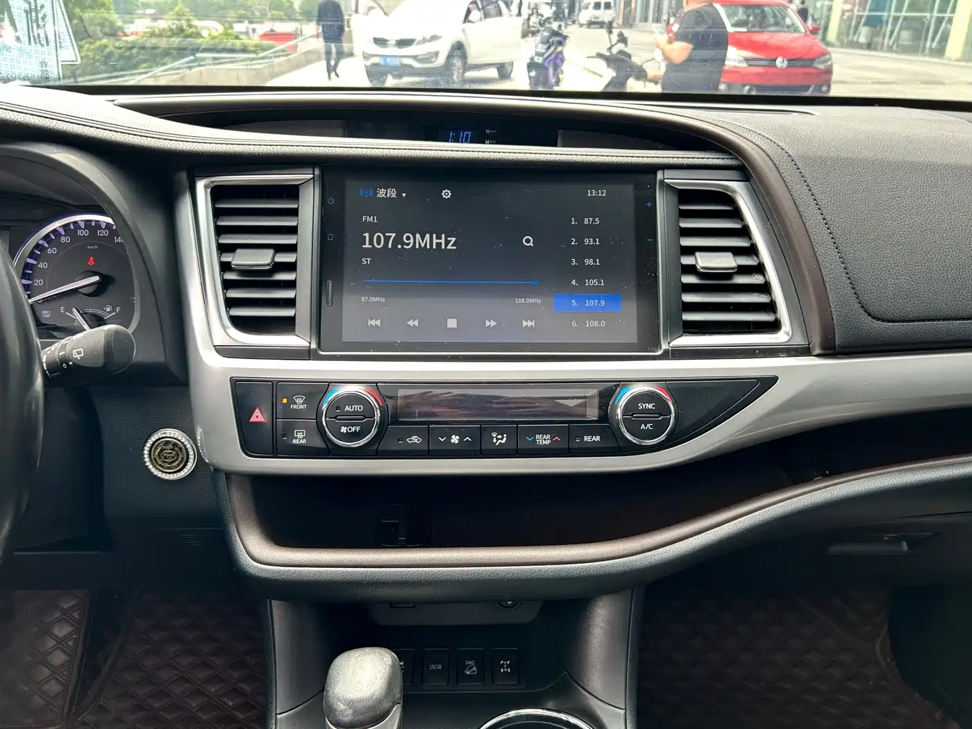 TOYOTA HIGHLANDER