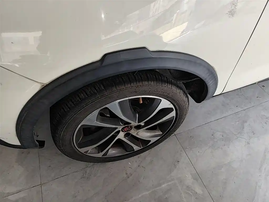 BYD Yuan 2016 1.5L Automatic Luxury фото 23