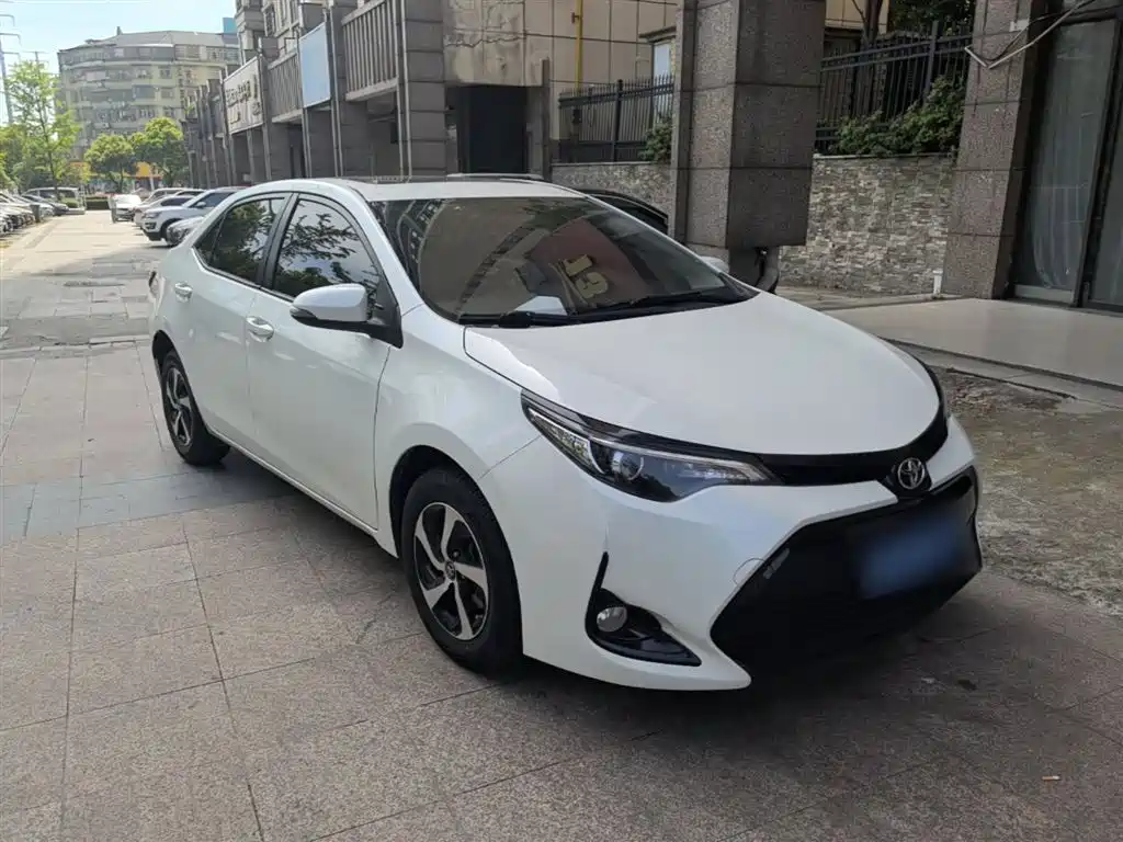 Toyota Levin 2017 Facelift 185T CVT Elite (China V) фото 4