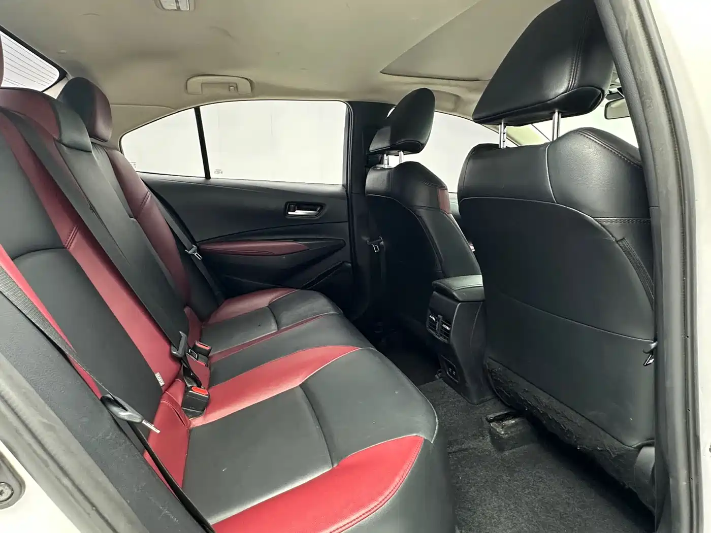 Toyota Corolla 2021 TNGA 1.5L CVT GR SPORT Edition фото 9
