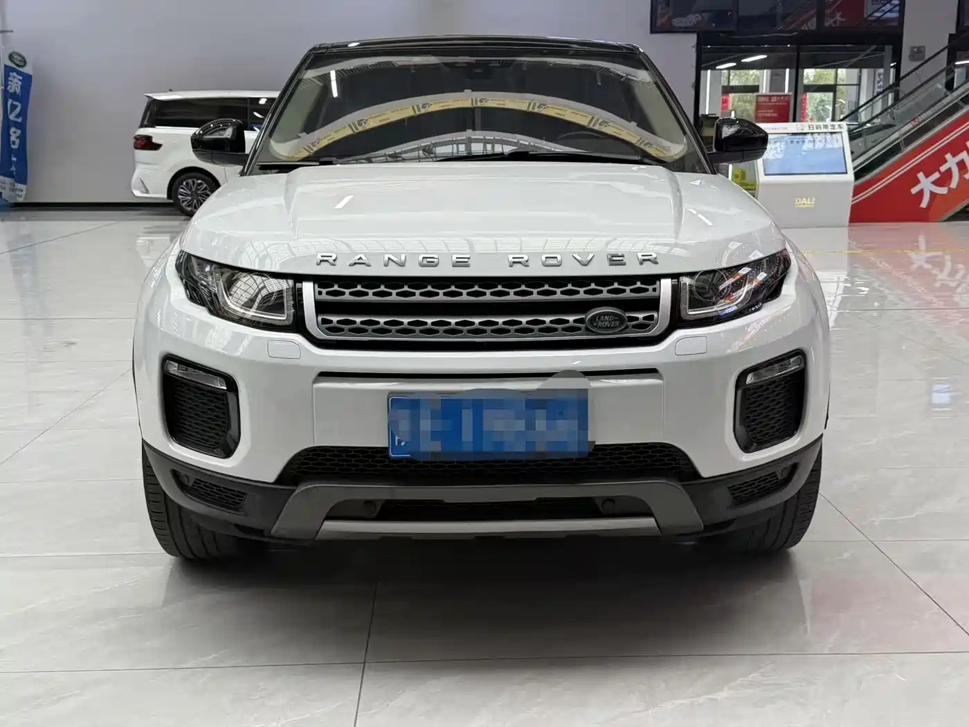 Land Rover Range Rover Evoque 2018 240PS SE Smart Edition фото 2