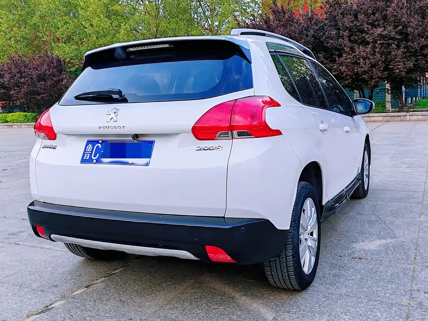 Peugeot 2008 2014 1.6L Automatic Fashion Edition фото 13