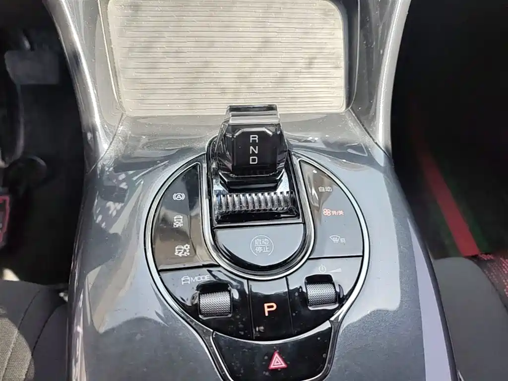 BYD E2