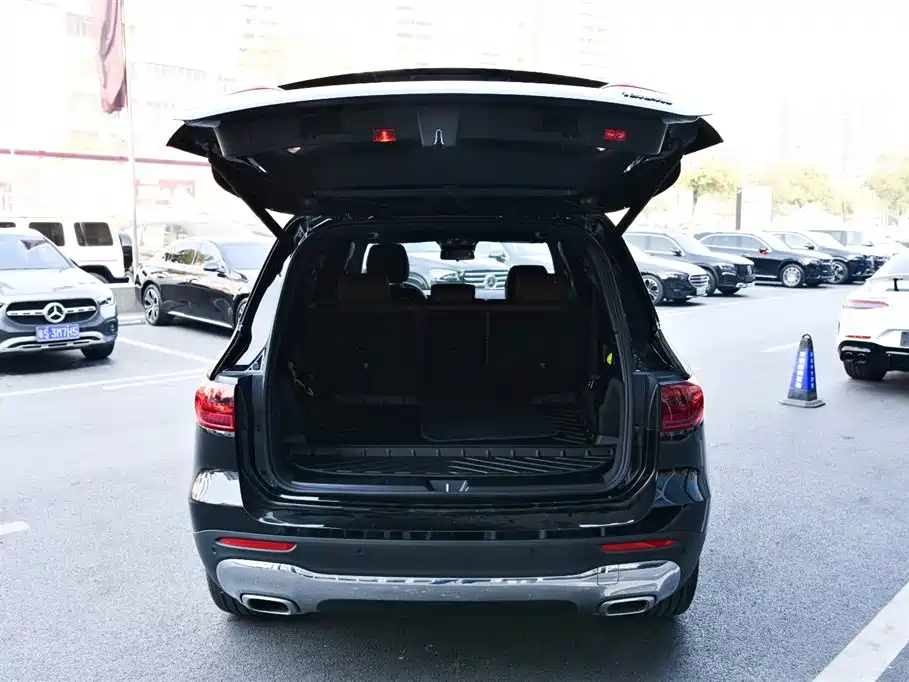 MERCEDES-BENZ GLB