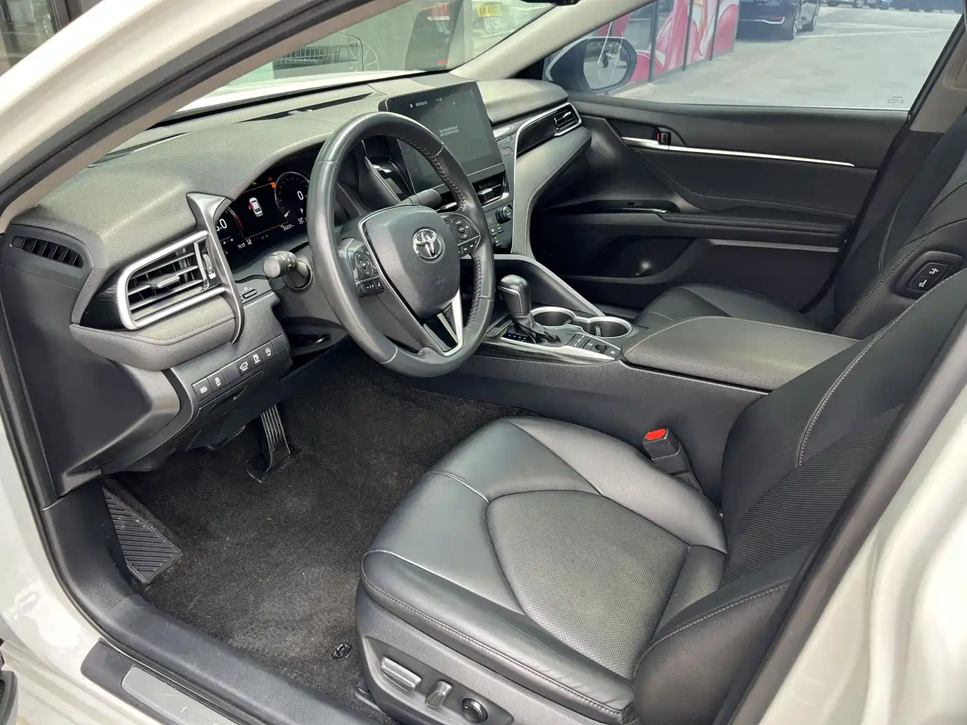 Toyota Camry 2023 2.5G Luxury Edition фото 7
