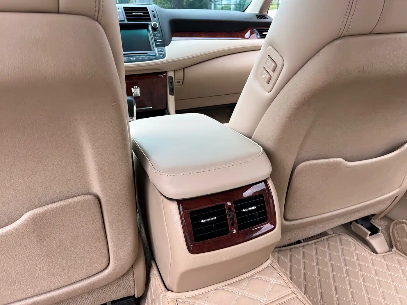 Toyota Crown 2012 2.5L Royal Leather Edition фото 14