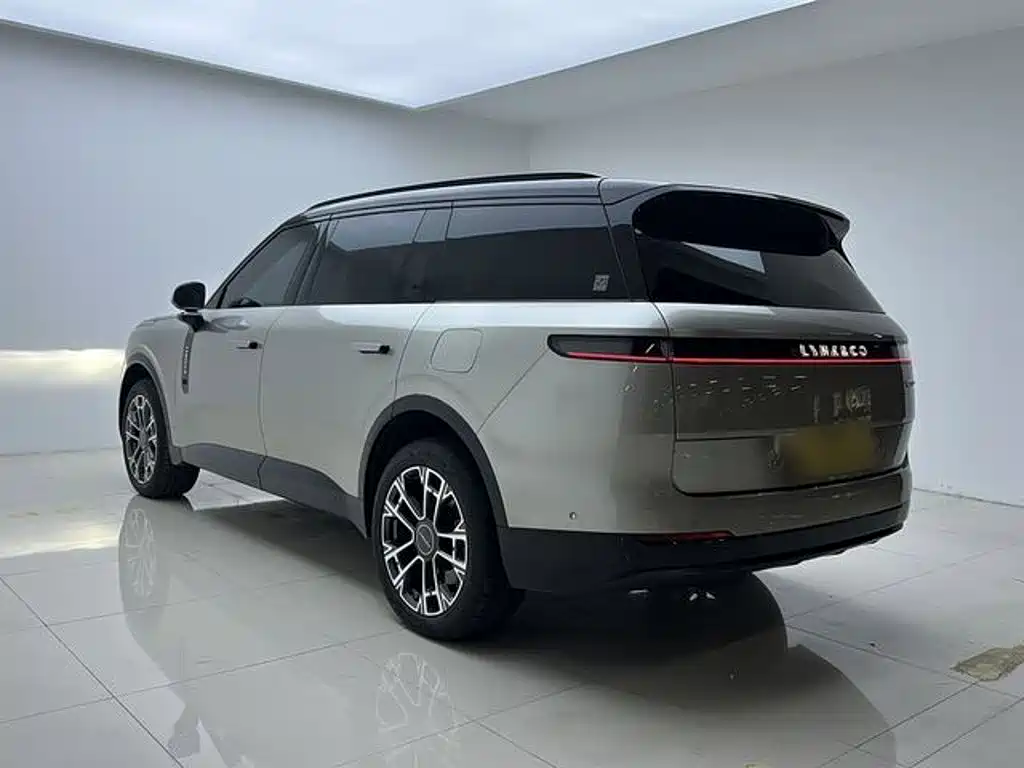 Фото 9 - Lynk & Co 900