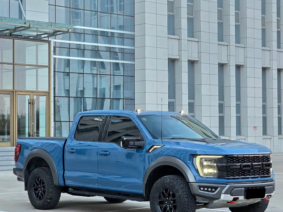 FORD F-150 RAPTOR