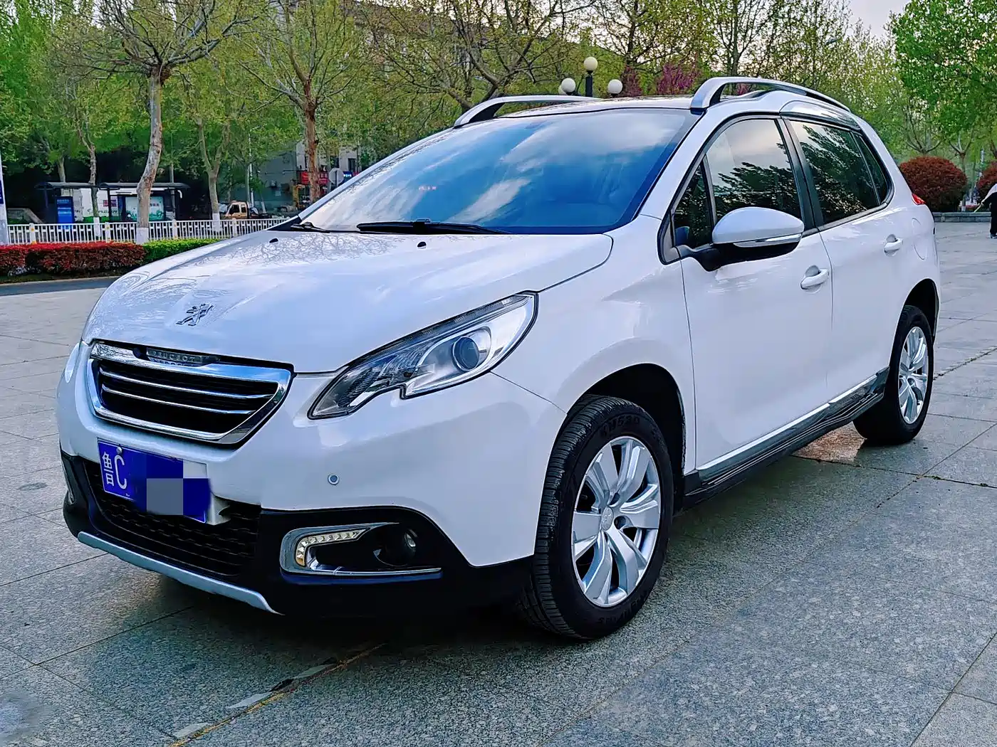Peugeot 2008 2014 1.6L Automatic Fashion Edition фото 4