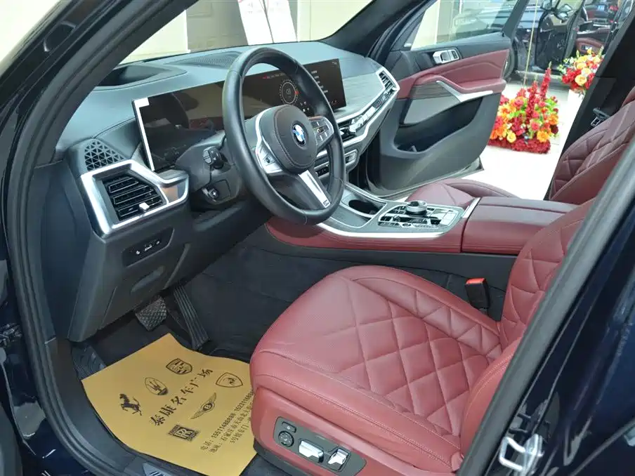 BMW X5 2025 Model xDrive 40Li M Sport Blackout Package фото 4