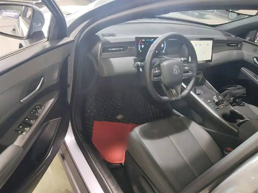BYD Qin PLUS 2025 DM-i Smart Drive 55KM Leader фото 16