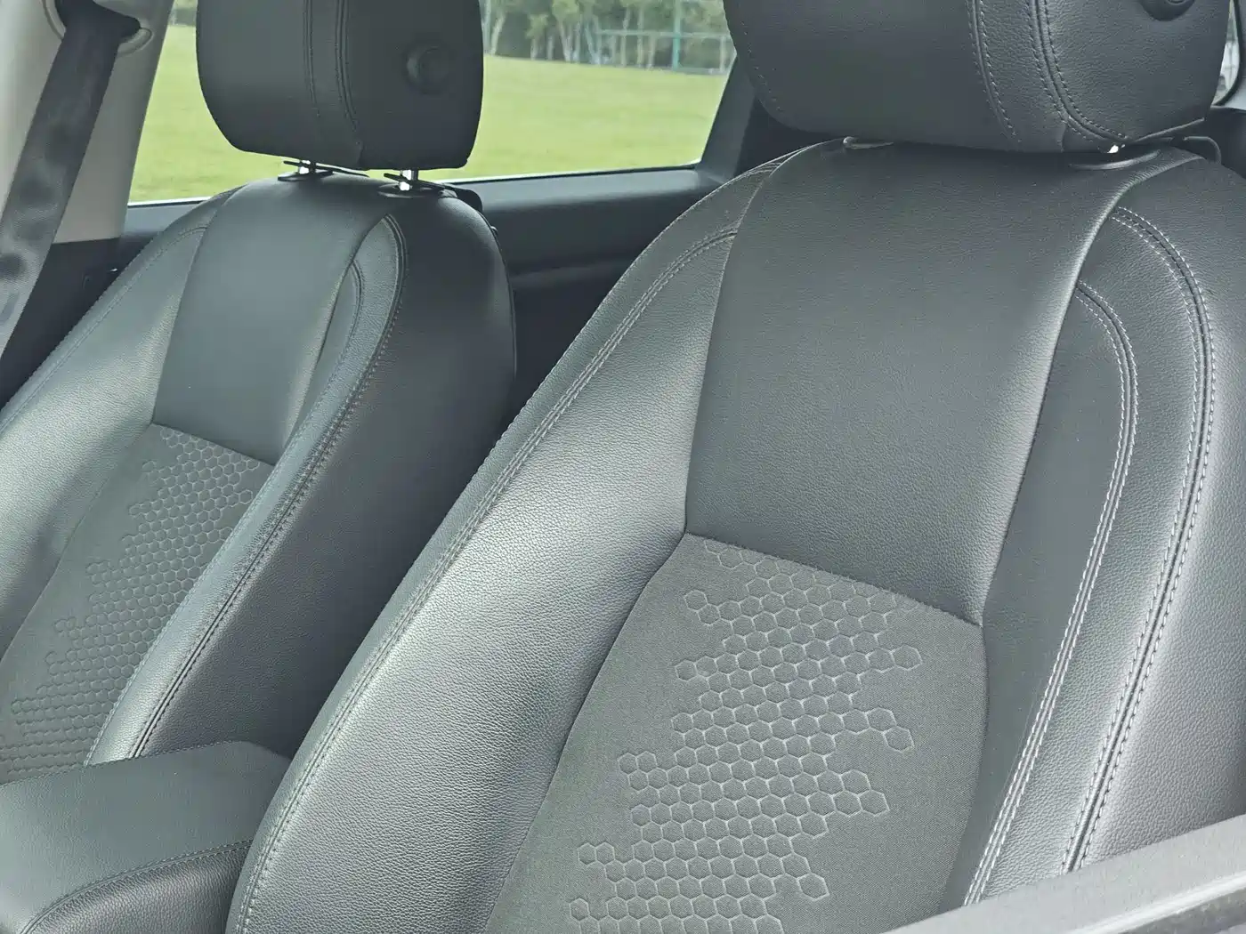 Land Rover Discovery Sport 2018 240PS PURE Edition фото 11