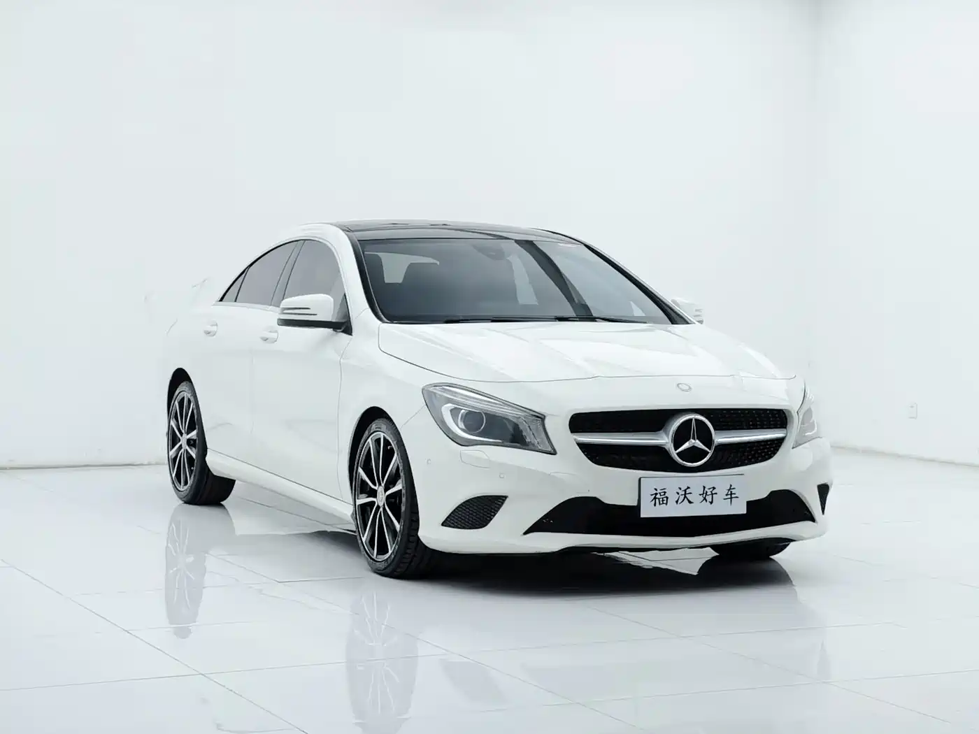 Mercedes-Benz CLA (Import) 2016 CLA 200 Fashion фото 2