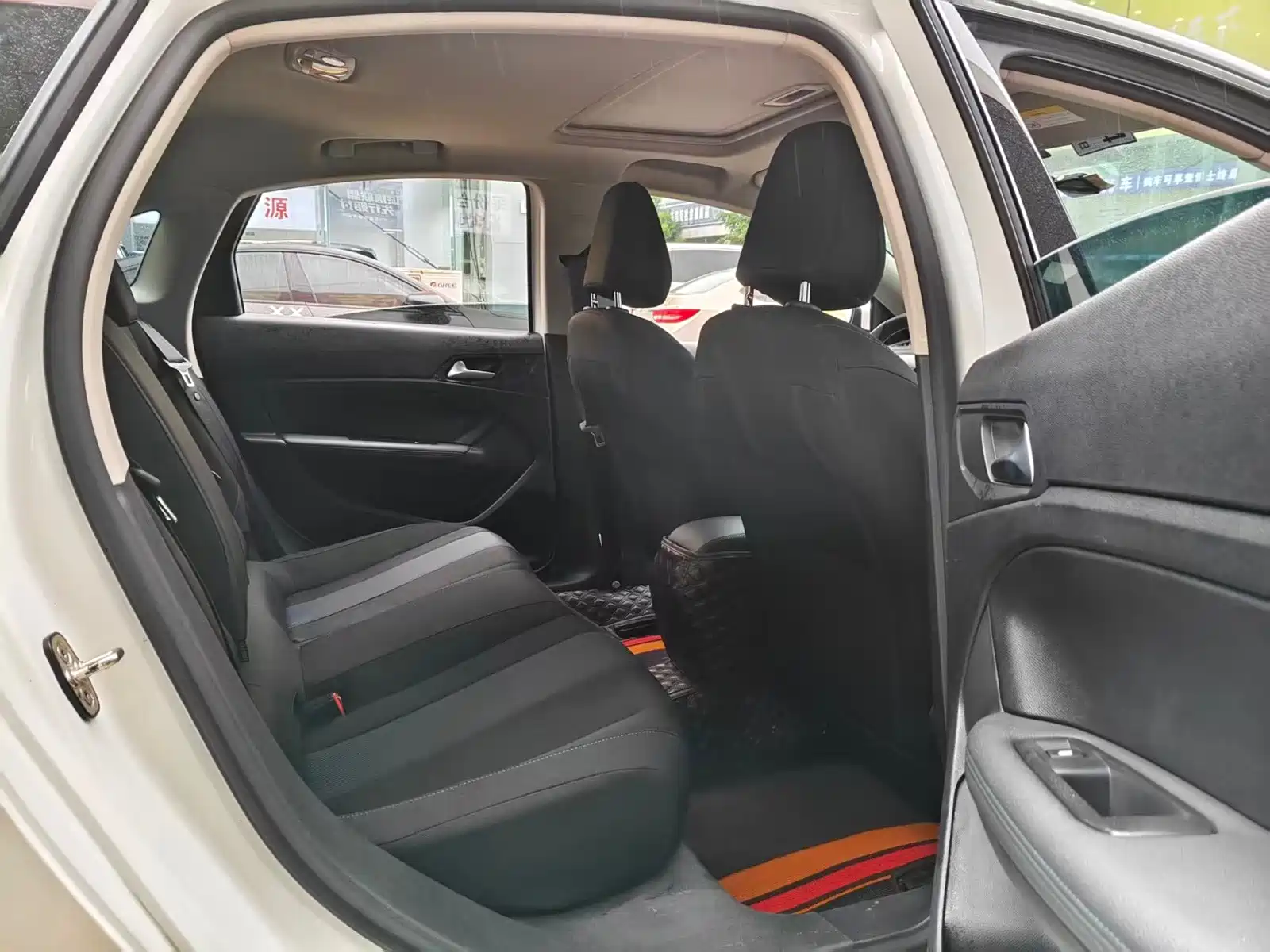 Photo 8 - Peugeot 308