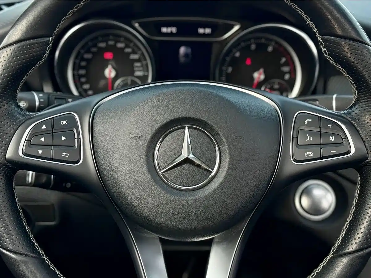Mercedes-Benz GLA 2018 GLA 200 Fashion фото 17