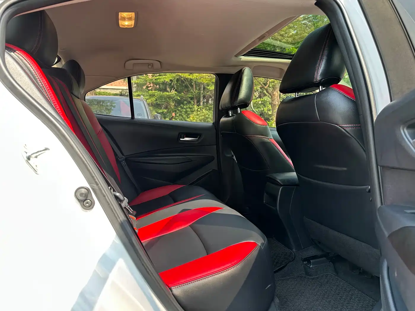 Toyota Corolla 2021 1.2T S-CVT Elite PLUS Edition фото 12