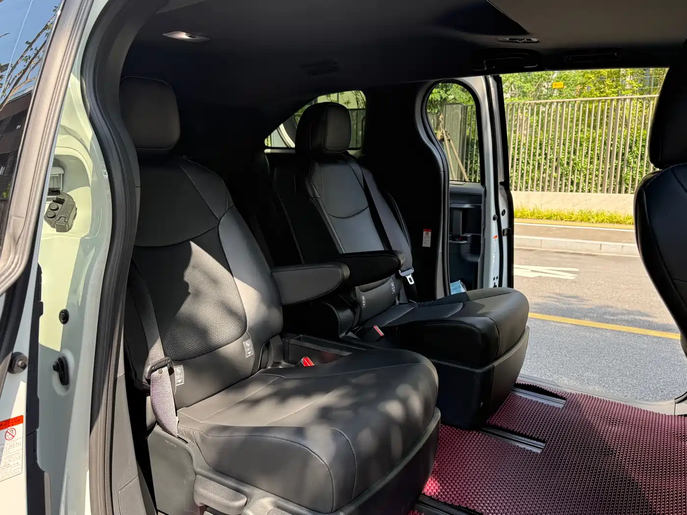 Toyota Granvia 2024 2.5L Hybrid Comfort фото 6