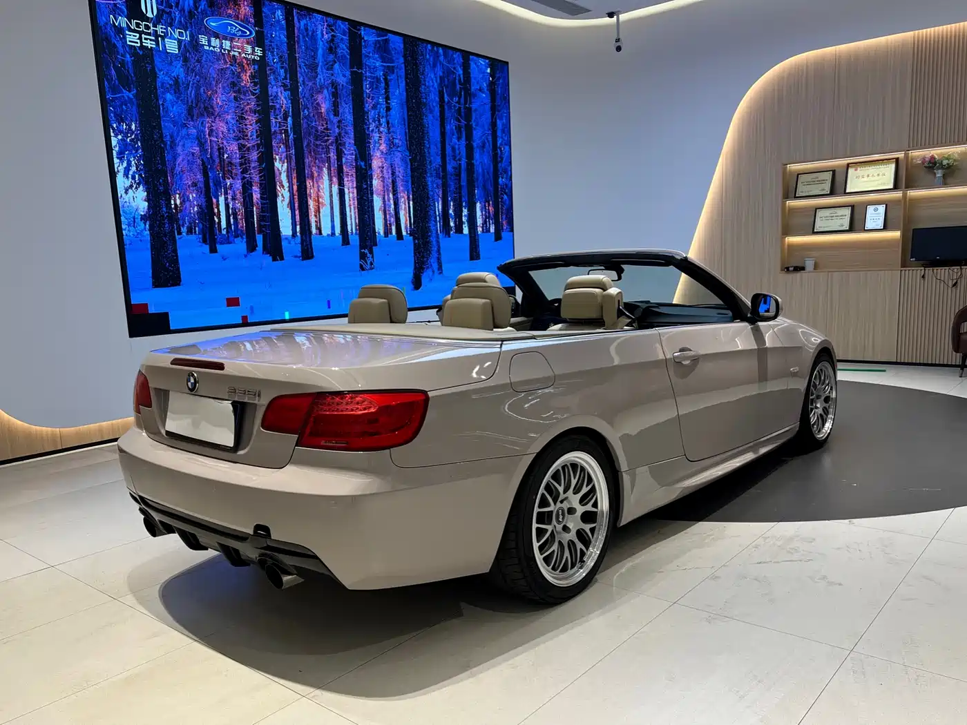 BMW 3 Series (Import) 2011 335i Convertible Coupe фото 4