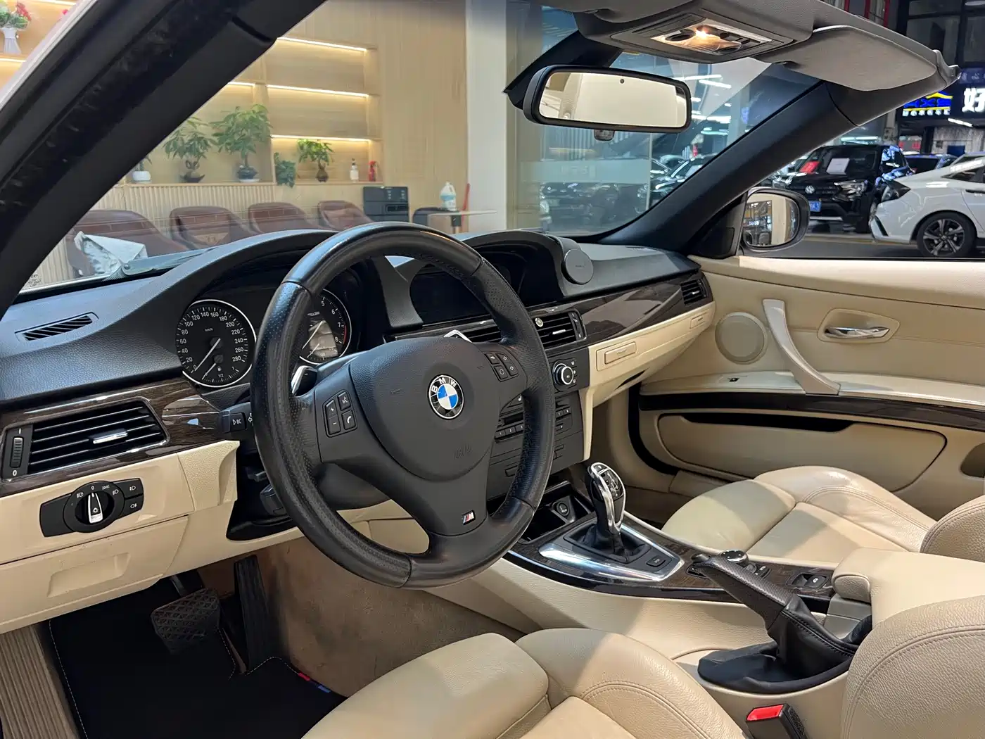 BMW 3 Series (Import) 2011 335i Convertible Coupe фото 13