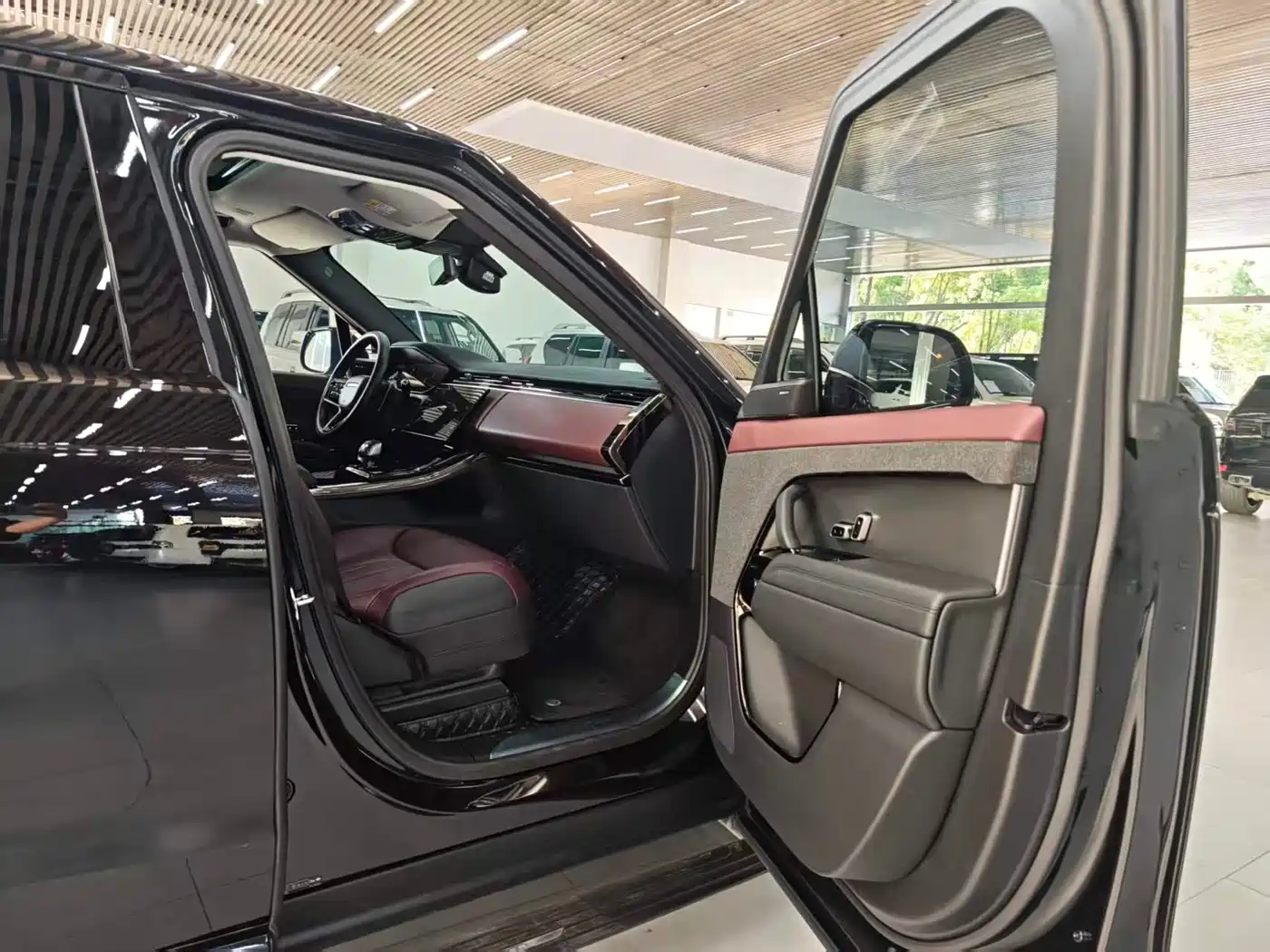 Land Rover Range Rover Sport 2024 400PS Dynamic HSE фото 14