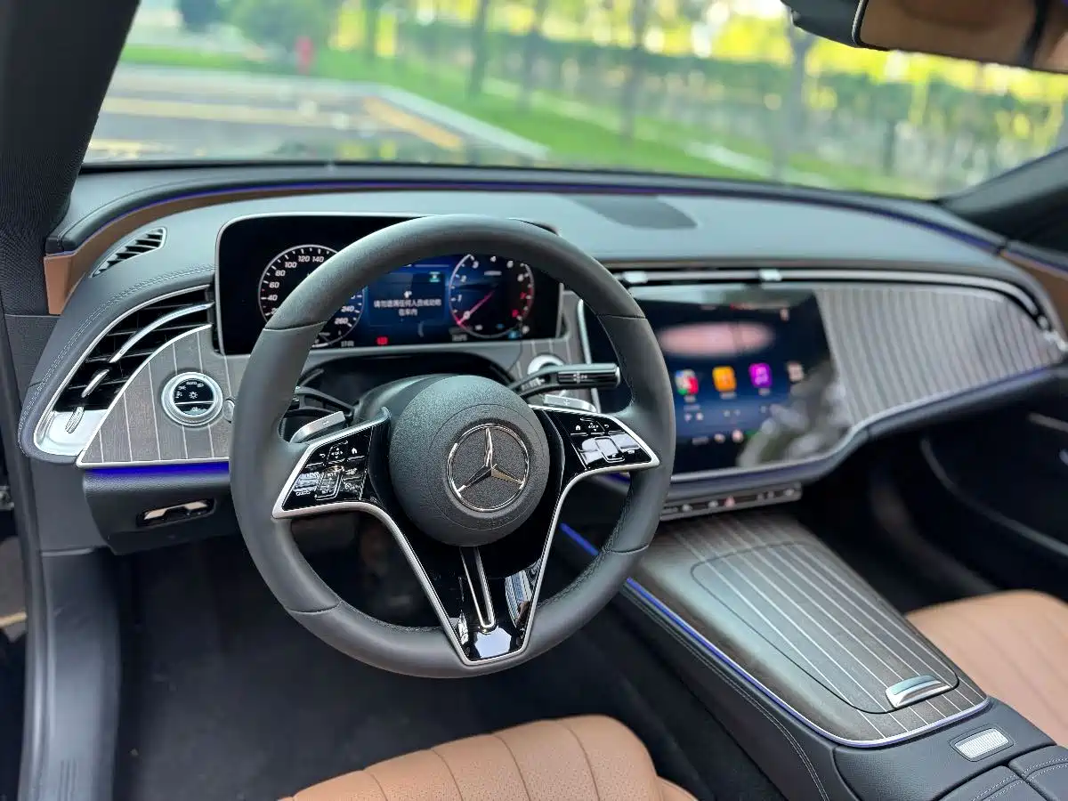 Mercedes-Benz E-Class 2024 E 300 L Fashion фото 12