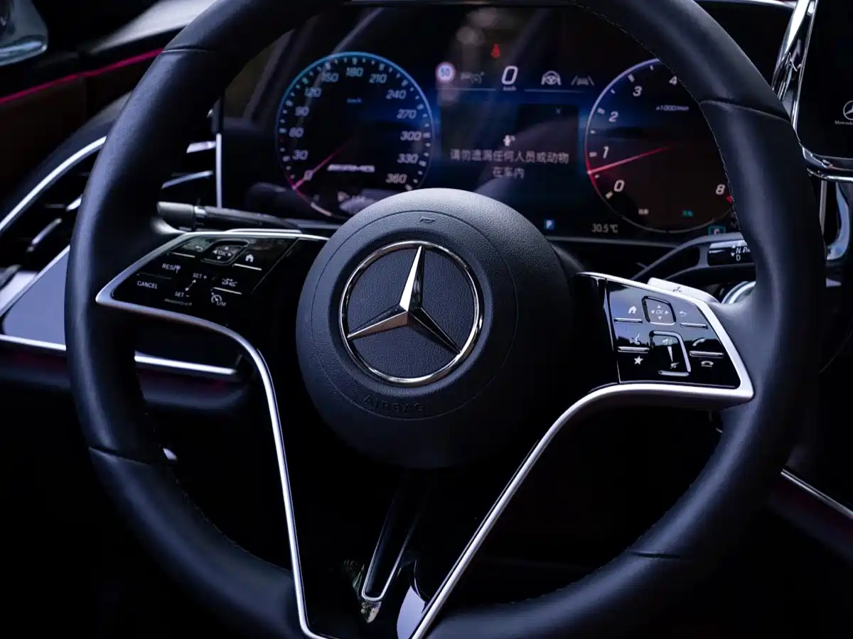 Mercedes-Benz E-Class 2025 E 300 L Luxury фото 9