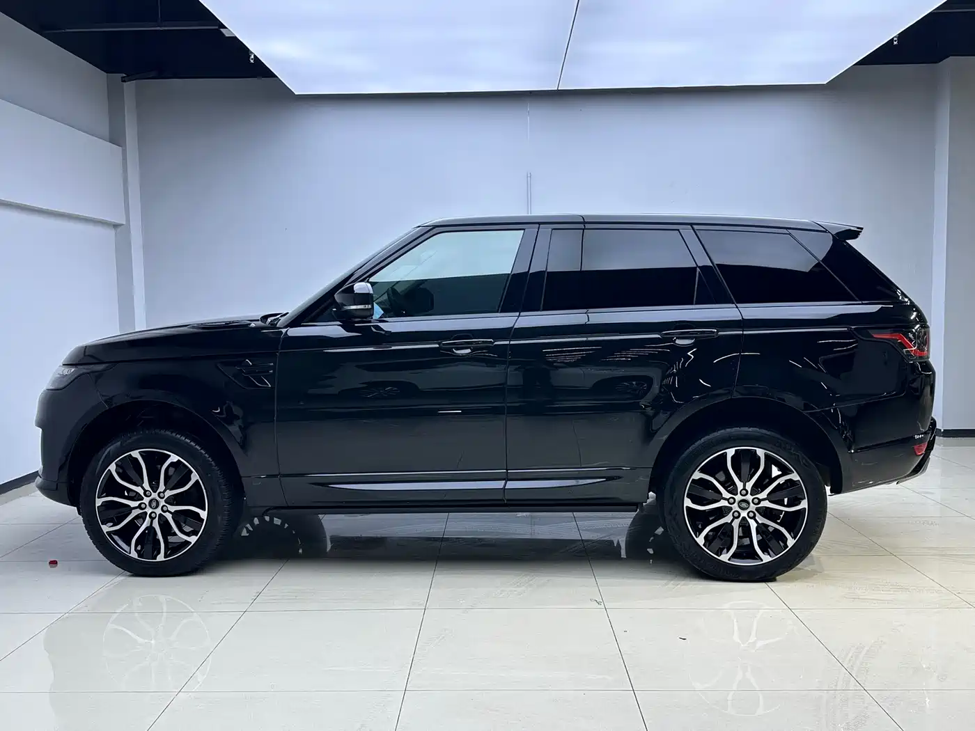 Land Rover Range Rover Sport 2015 3.0 SC V6 HSE DYNAMIC фото 4