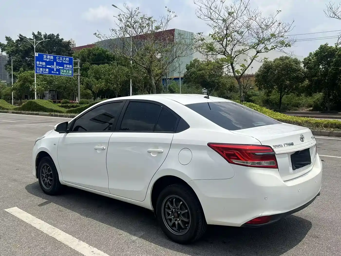 Toyota YARiS L Zhi Xiang 2017 1.3E Manual Charming Edition фото 5