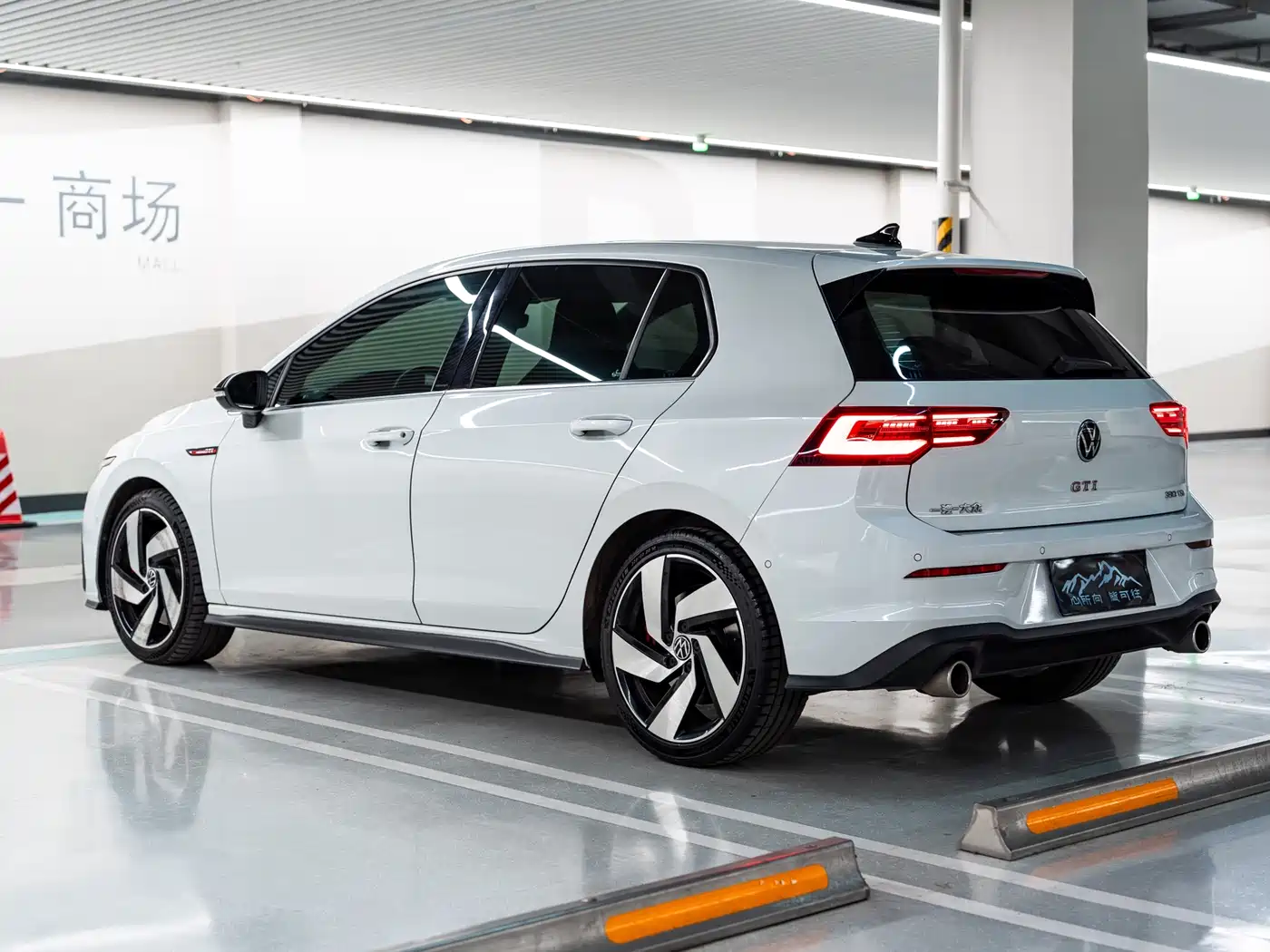 Volkswagen Golf GTI 2023 380TSI DSG GTI фото 11