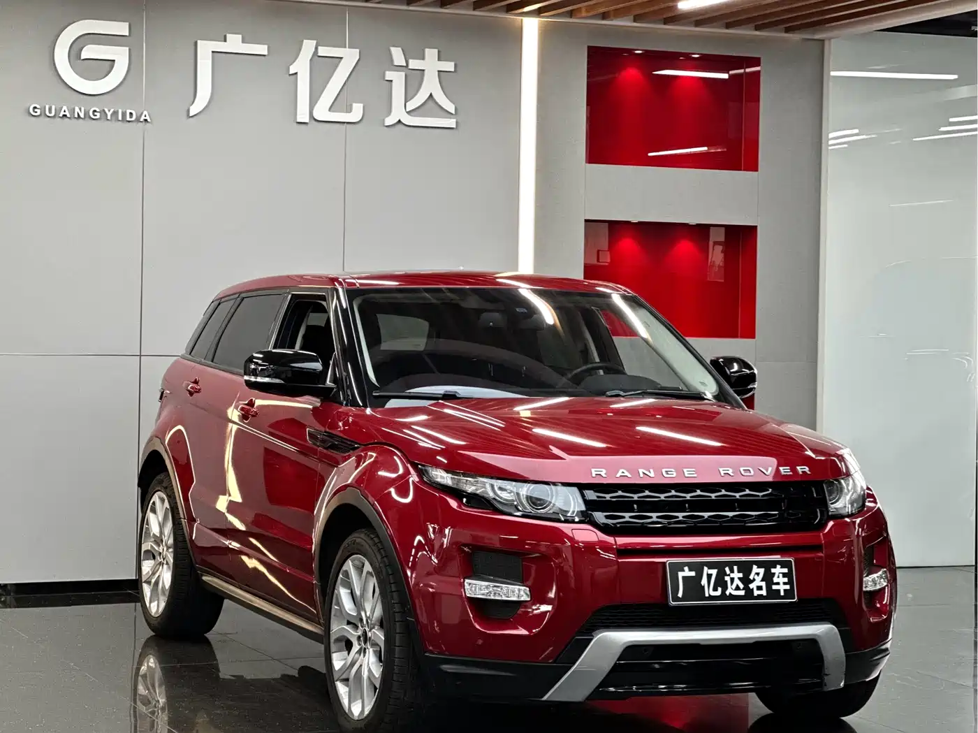 Land Rover Range Rover Evoque (Import) 2012 2.0T 5-door Premium Edition фото 3