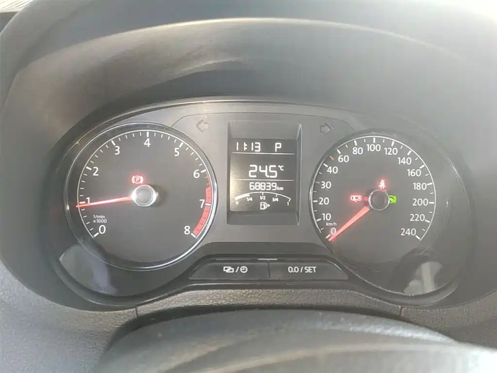 Volkswagen Polo 2016 1.4L Automatic Trend фото 12