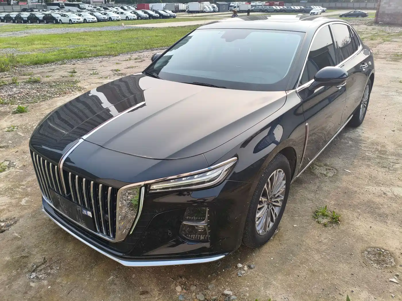 Hongqi H5 2023 1.5T DCT Smart Connect Joy Edition фото 3