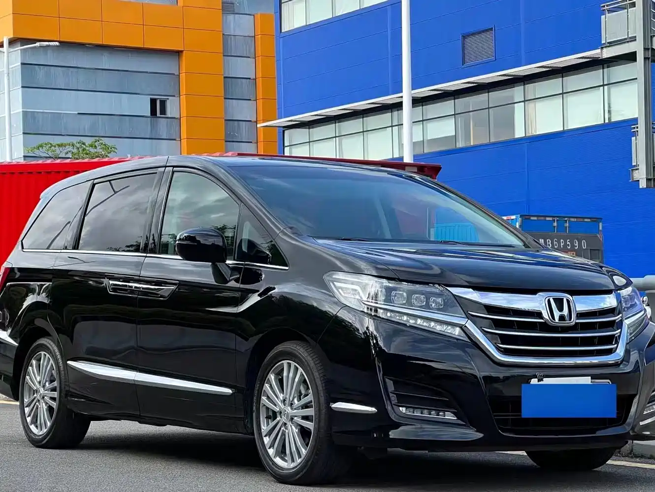 Photo 3 - Honda Elysion