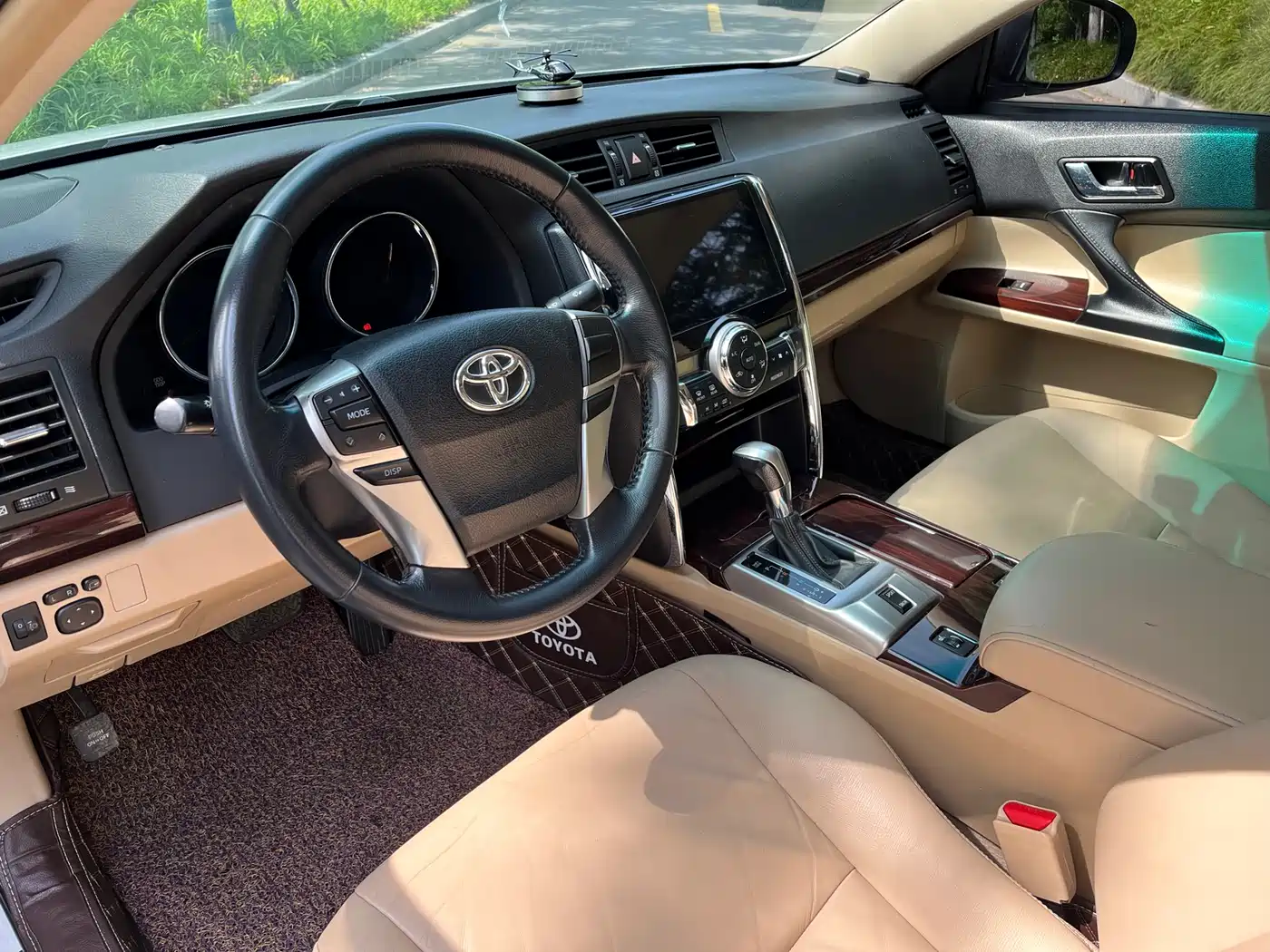 Toyota Reiz 2010 2.5V Style Elite Edition фото 8