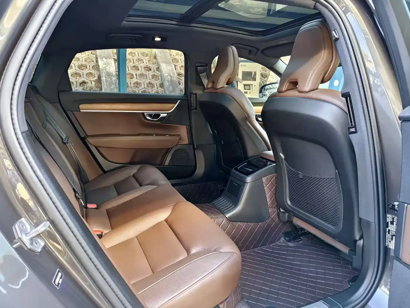 VOLVO S90 PLUG-IN HYBRID
