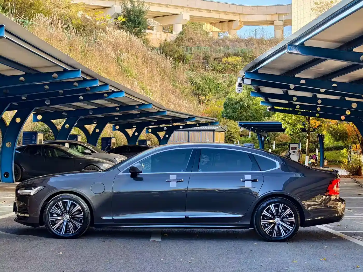 VOLVO S90 PLUG-IN HYBRID