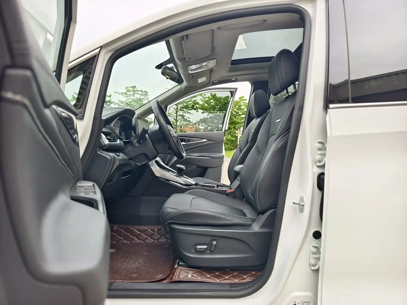 SAIC MAXUS EUNIQ 5 2020 1.3T PLUG IN Premium Edition фото 10