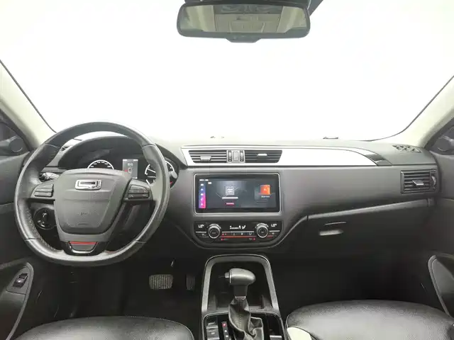 Qoros 5 2019 1.6T Automatic Zhiyun Internet (AliOS) Premium Edition — фото 5