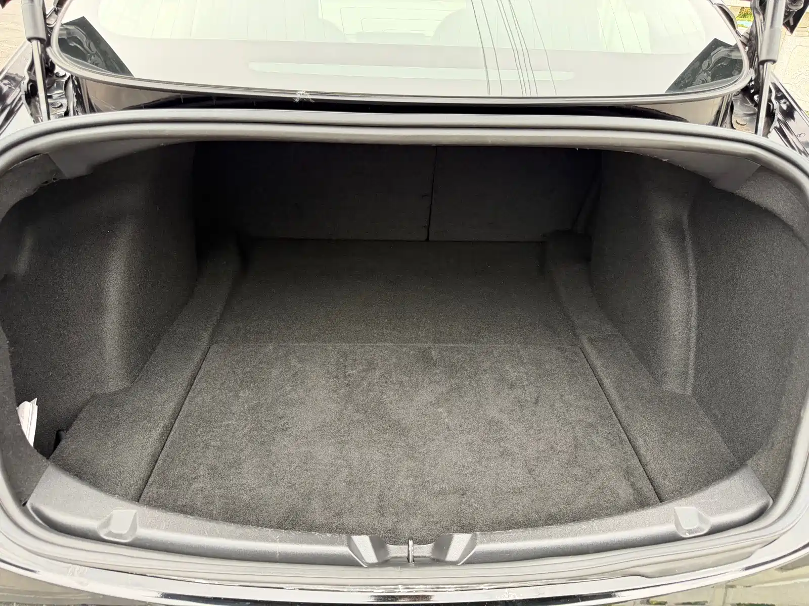 Фото 10 - Tesla Model 3