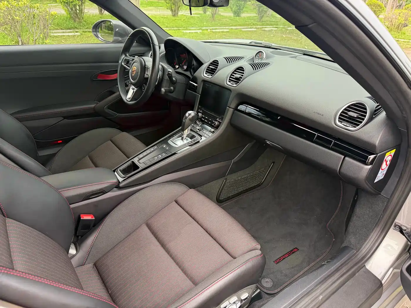 Porsche 718 2019 Cayman T 2.0T фото 9