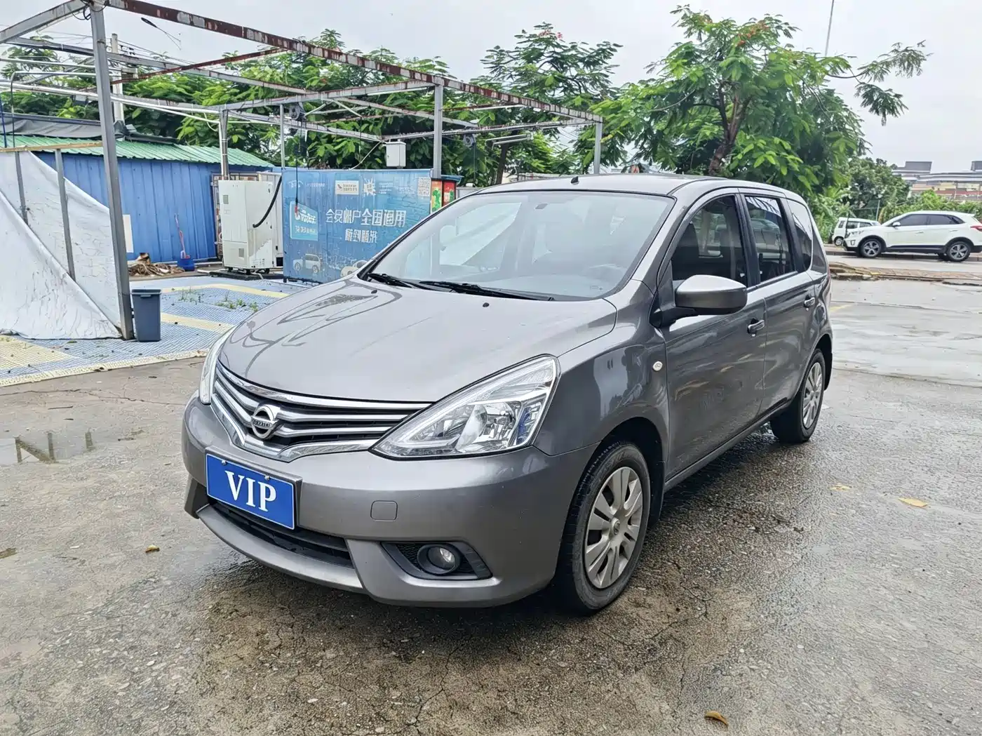 Nissan Livina 2015 2013 1.6XE CVT Comfort