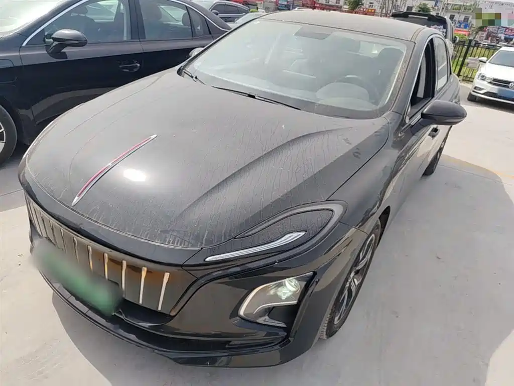 Hongqi E-QM5 2021 Charging Flag Joy Edition фото 2