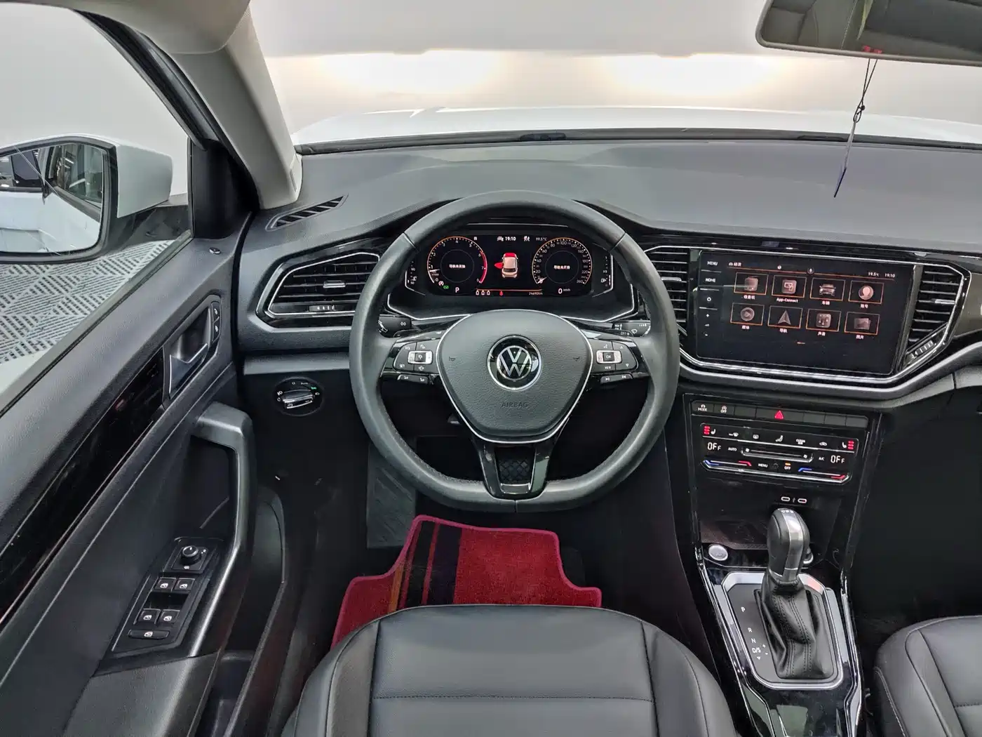 Volkswagen T-ROC 2021 280TSI DSG 2WD Comfort Smart Connect Edition фото 9